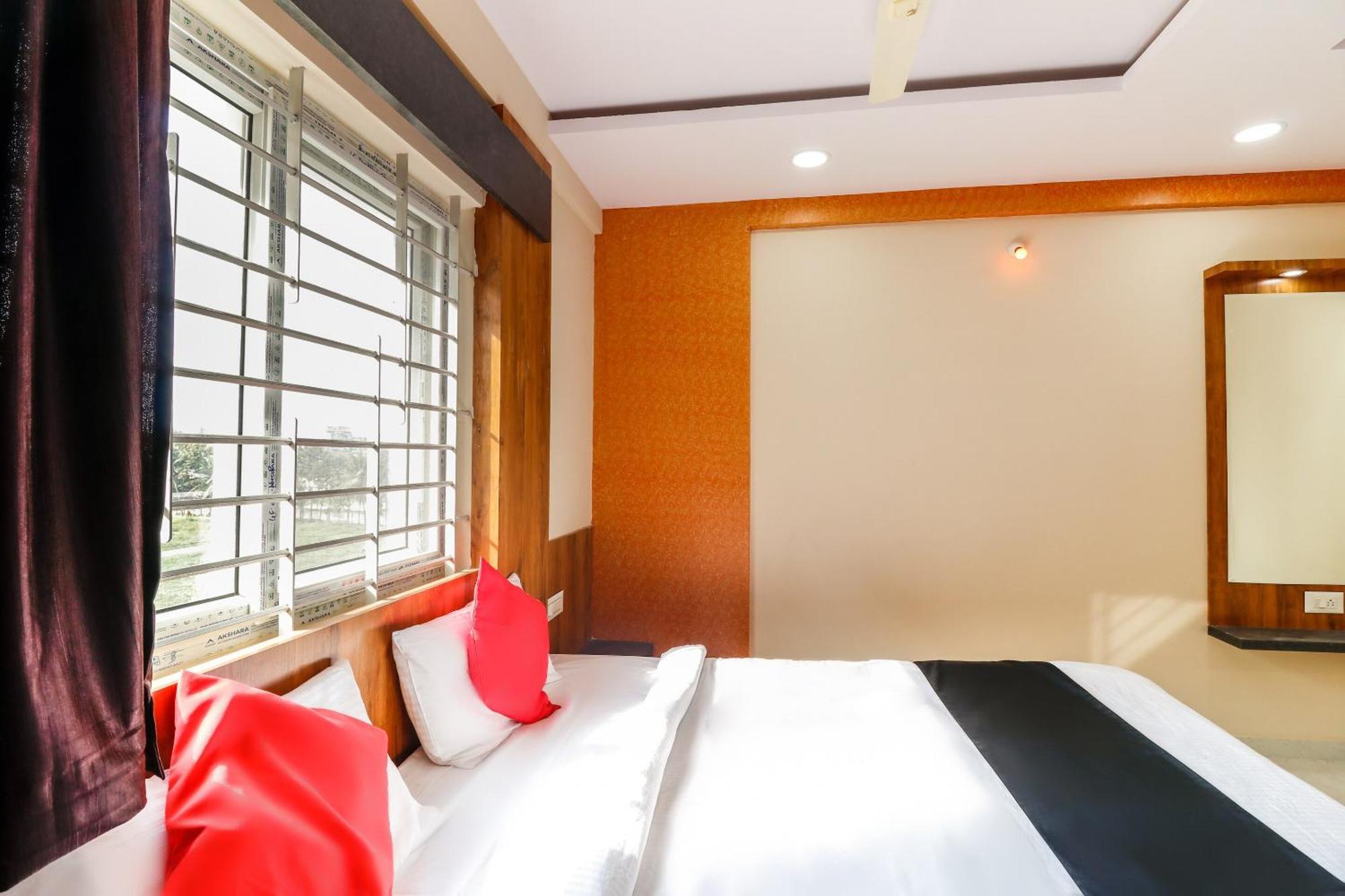 Capital O N R Residency Hotel Yelahanka Exterior photo