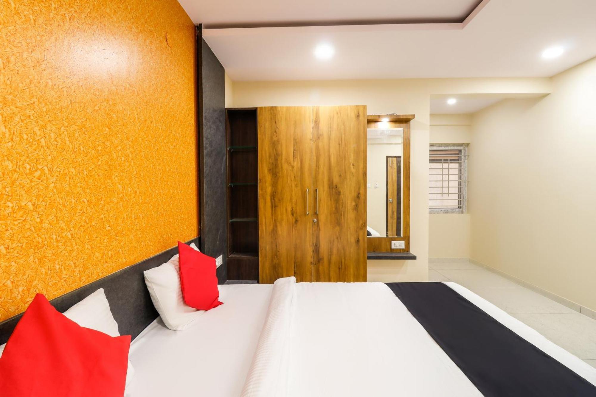 Capital O N R Residency Hotel Yelahanka Exterior photo